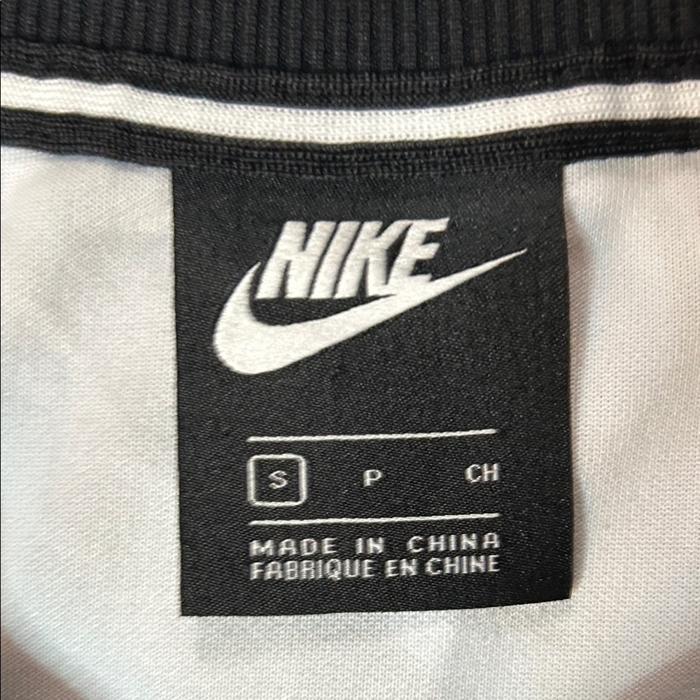 Junior’s Nike Tropic Activewear Set (XS/S) - Picture 4 of 13